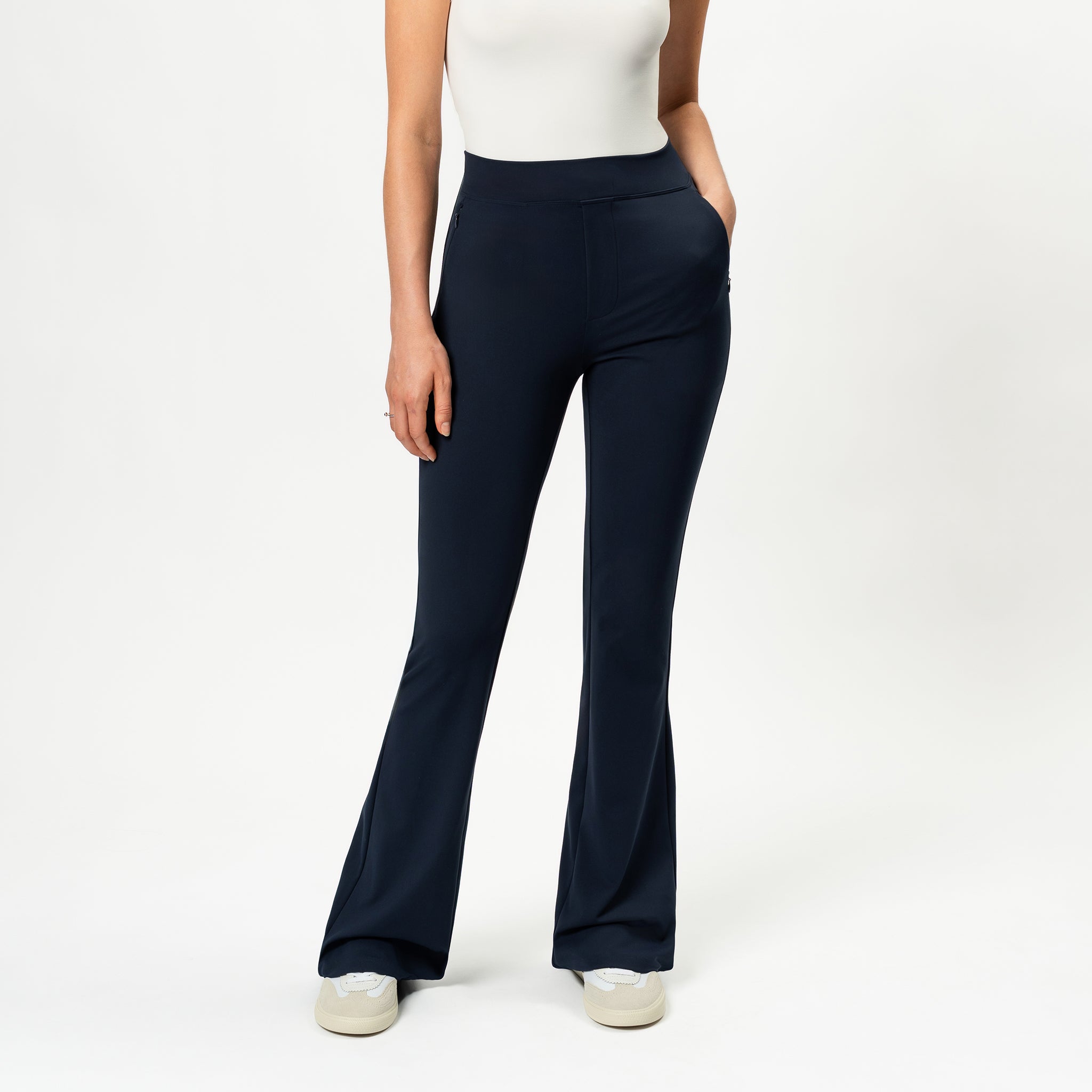 Asana Bootcut Pant - Ninepine