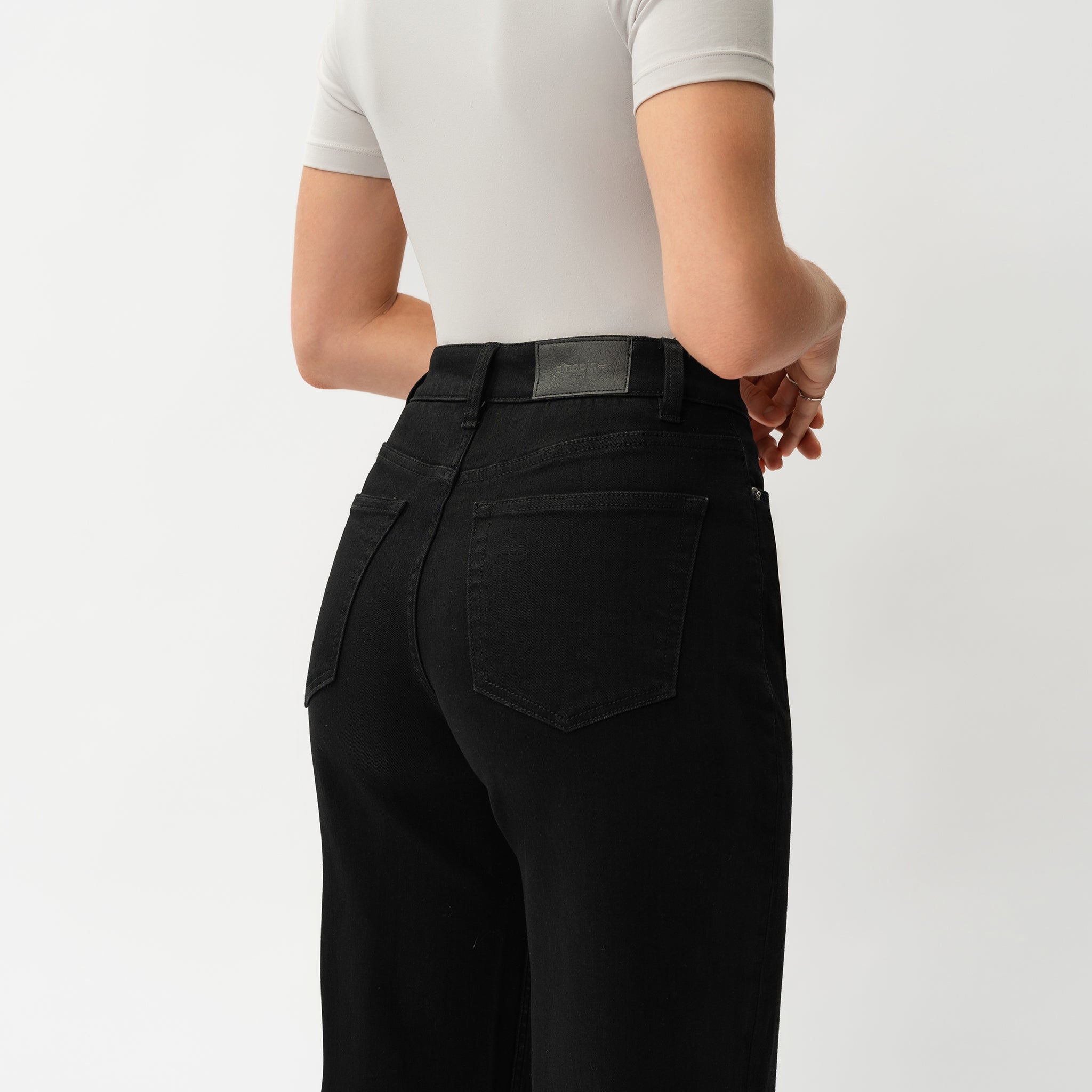 Relaxed ComfortDenim™ Jeans - Ninepine