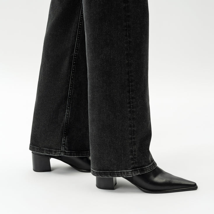 Relaxed ComfortDenim™ Jeans