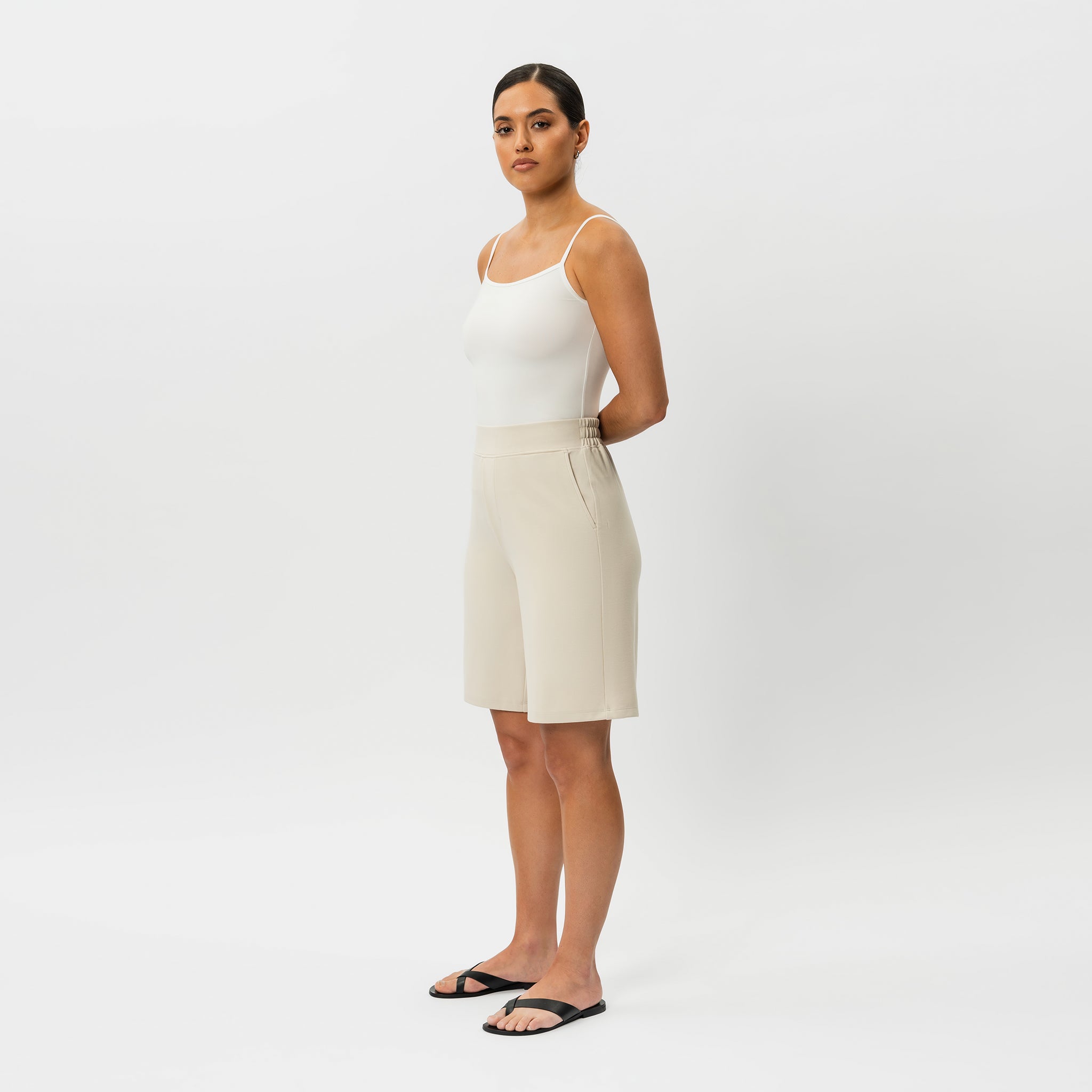 Light Ponte Shorts - Ninepine