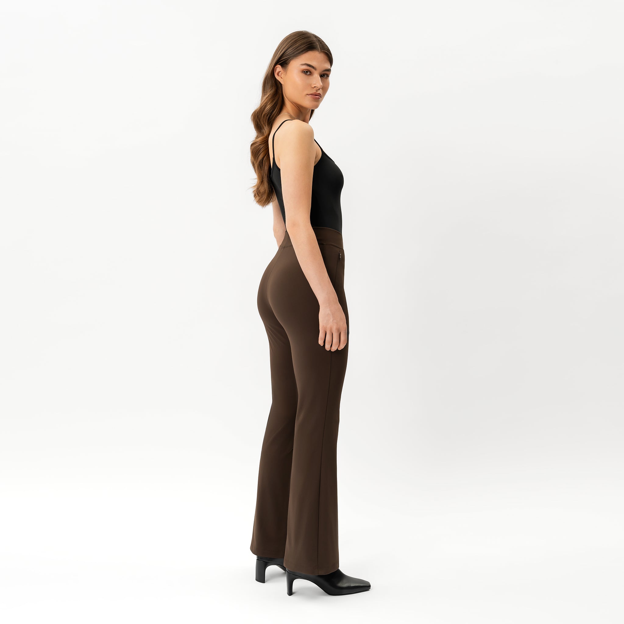 Asana Bootcut Pant - Ninepine