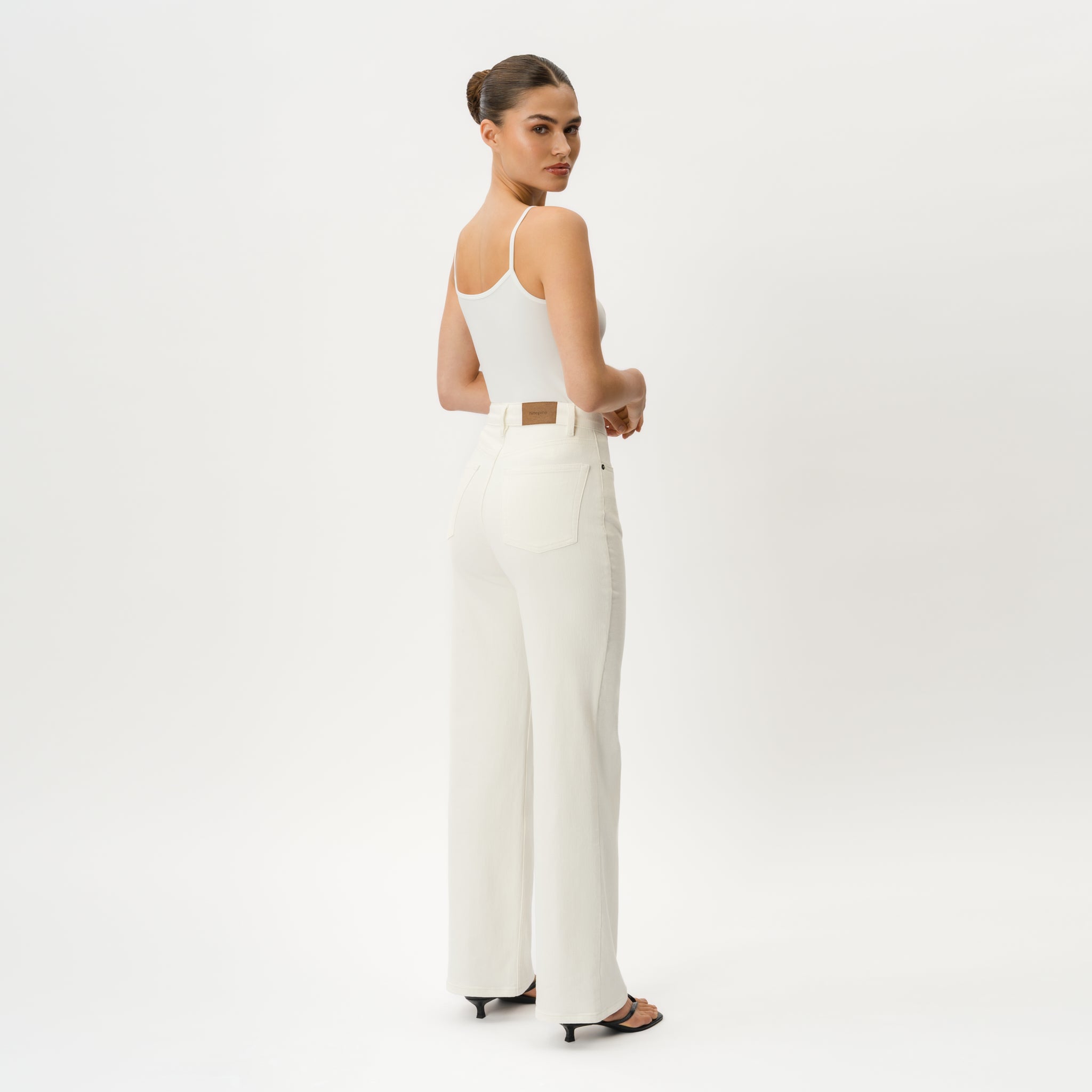 Relaxed ComfortDenim™ Jeans - Ninepine