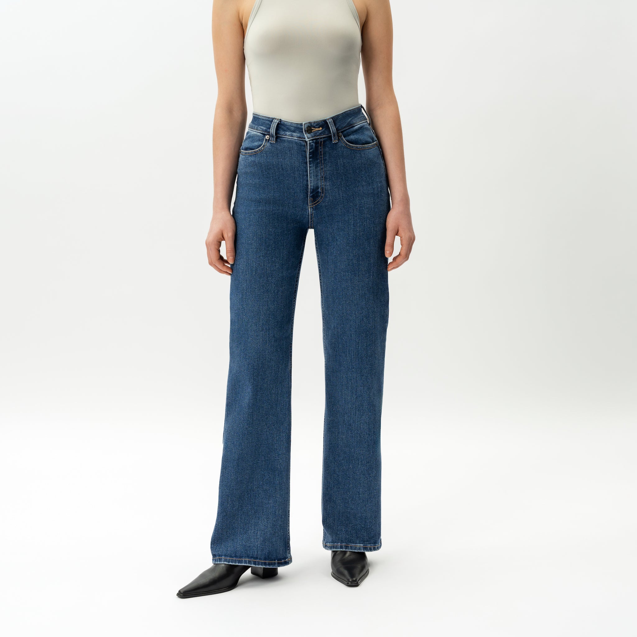 Stretchy Jeans for Women Who Care About Comfort